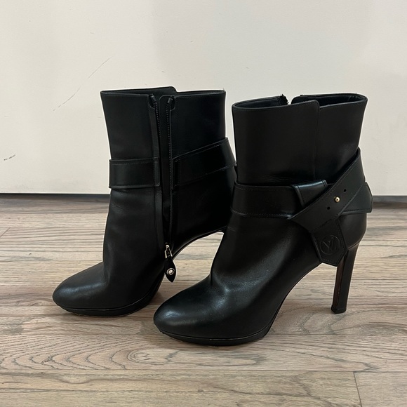Louis Vuitton Leather Ankle Boots - Picture 2 of 7